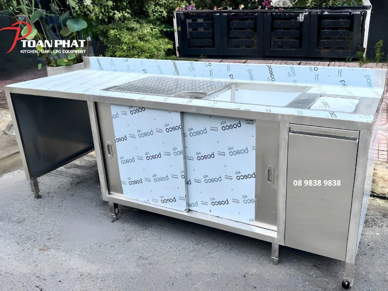 Ưu điểm khi đặt sản xuất quầy pha chế inox theo yêu cầu