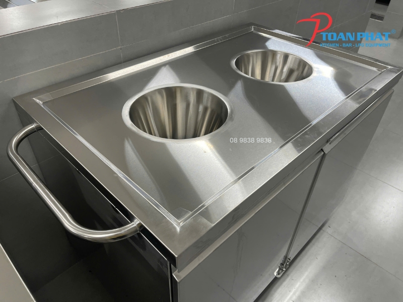 XE THU GOM THỨC ĂN THỪA INOX 304 - THIẾT KẾ THEO YÊU CẦU 20 Toàn Phát gia công xe thu gom thức ăn thừa inox 304 theo kích thước yêu cầu