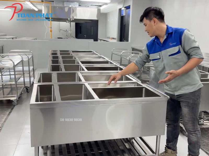 XE THU GOM BÁT ĐĨA BẨN INOX 304 - THIẾT KẾ THEO YÊU CẦU 24 Toàn Phát gia công xe thu gom bát đĩa bẩn inox 304