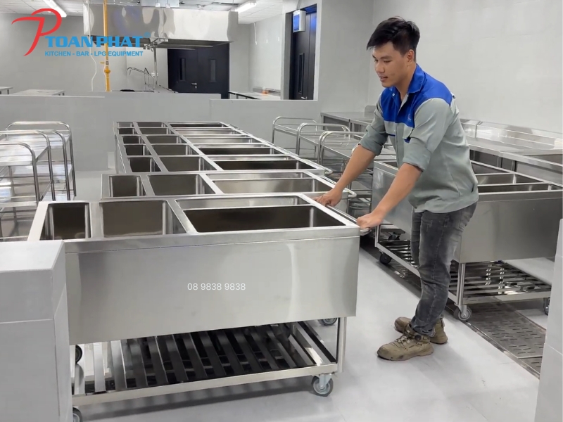 Các mẫu xe đẩy inox công nghiệp sản xuất theo yêu cầu | Toàn Phát 8 Các tiêu chí lựa chọn xe đẩy inox công nghiệp