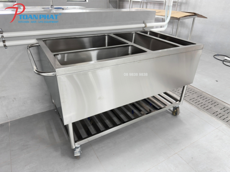 Các mẫu xe đẩy inox công nghiệp sản xuất theo yêu cầu | Toàn Phát 2 Xe thu gom bát đĩa bẩn inox