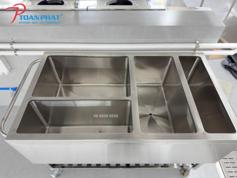 XE THU GOM BÁT ĐĨA BẨN INOX 304 - THIẾT KẾ THEO YÊU CẦU 18 Kết cấu xe thu gom bát đĩa bẩn bằng inox