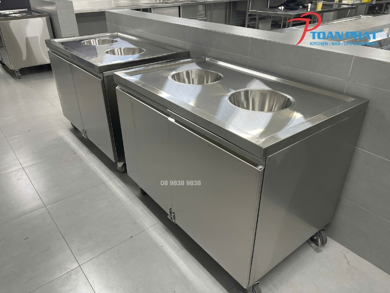 XE THU GOM THỨC ĂN THỪA INOX 304 - THIẾT KẾ THEO YÊU CẦU 23 Toàn Phát gia công xe thu gom thức ăn thừa trực tiếp tại xưởng